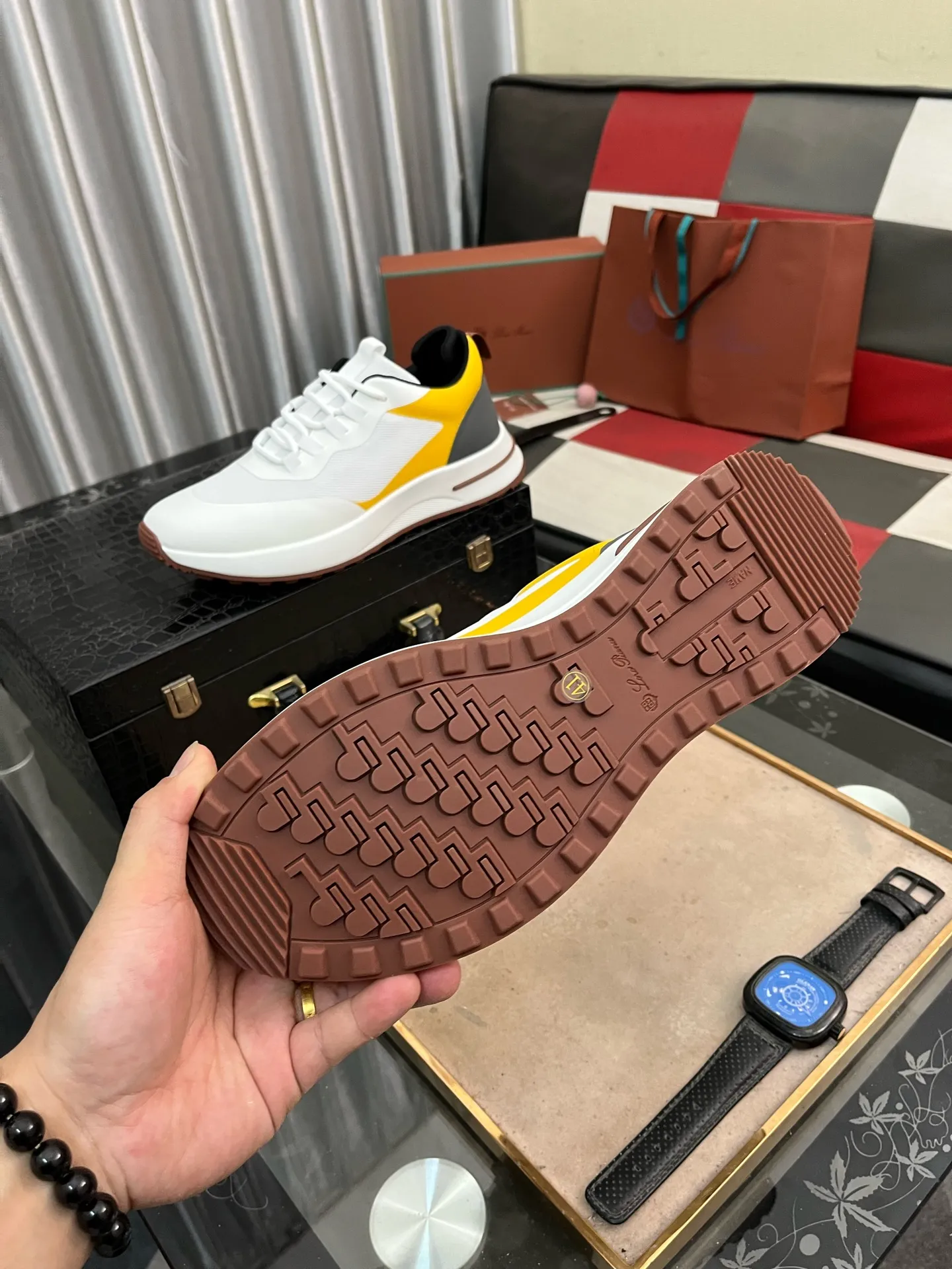 Men's men's shoes💰560⌚️⌚️LoroPiana/Noyo Piana WeekendWalk men's new thick-soled sports shoes, LP lace-up casual shoes that are as comfortable as clouds! The upper is made of cowhide leather, highlighting the sporty style. The lightweight sole adds a touch of modernity to the shoe. Counter original box packaging with dust bag!  Size: 38-449️⃣Colors available